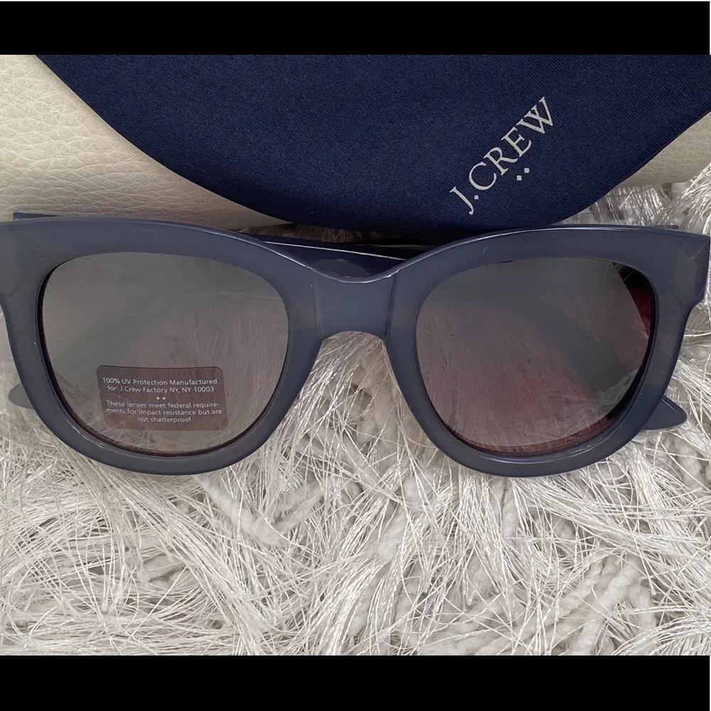 New J. Crew Unisex Classic Square-Frame Sunglasses With Soft Case Gray